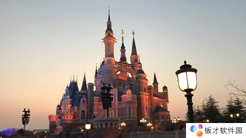 《抖音》迪士尼城堡夜晚背景图片高清原图分享